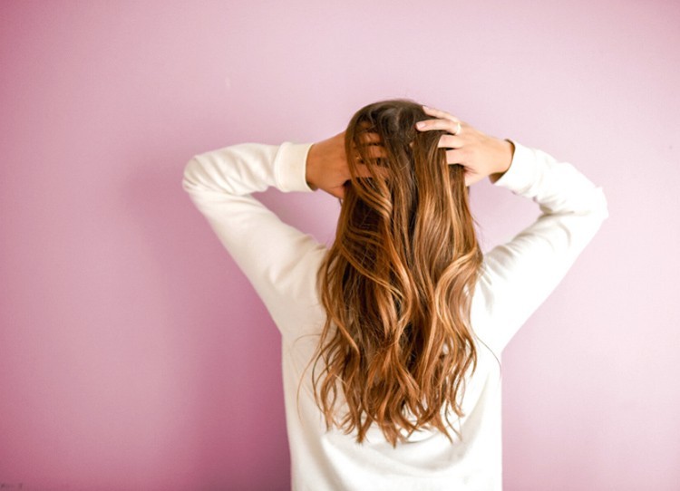 ¿Cómo lavar una peluca de pelo natural? Consejos y recomendaciones